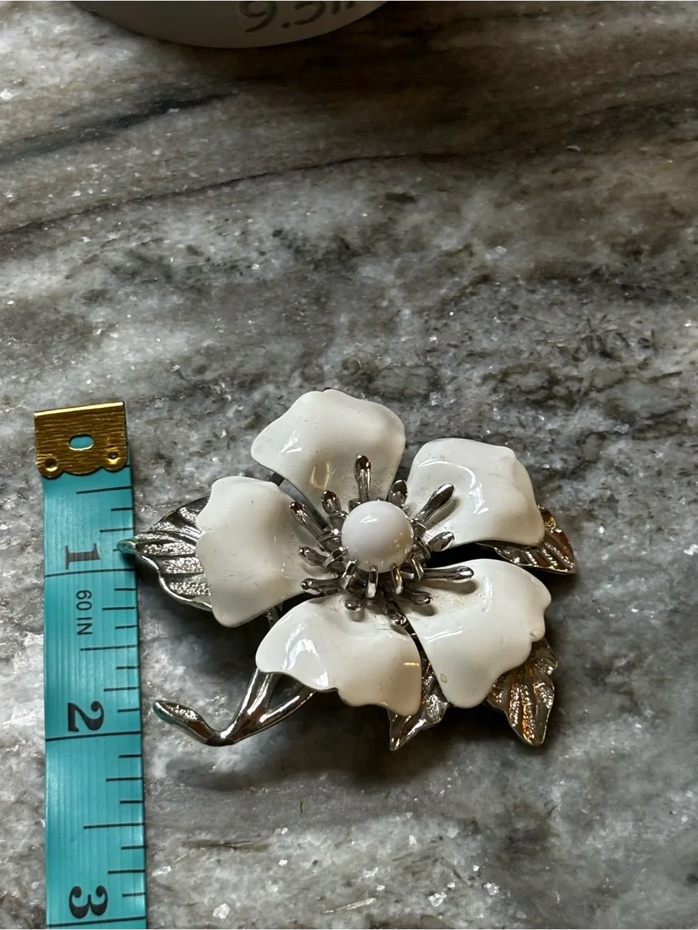 Sarah Coventry White Flower Brooch with Silver-Tone Accents